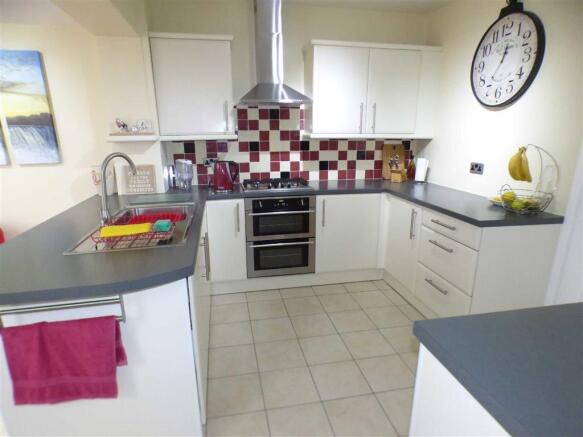 KITCHEN/BREAKFAST RO