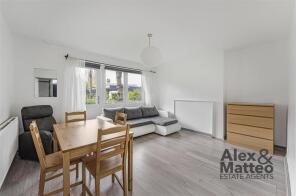 Flat 5, Wickfield House Dickens Estate, Wilson Grove, London SE16 4PP