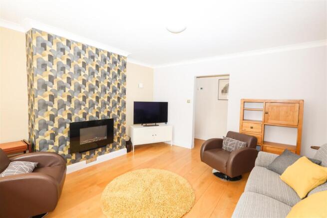 4 bed Detached for sale Image 10