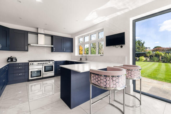 Ember Lane, East Molesey, KT8 photo 4
