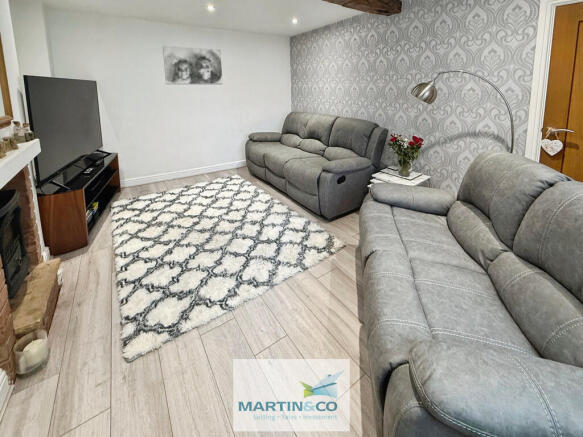 ff0b7a84--4A0B-8F...