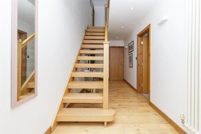 6 bed Detached for sale Image 12