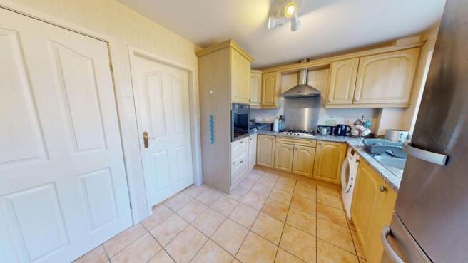 4 bed Detached for sale Image 6