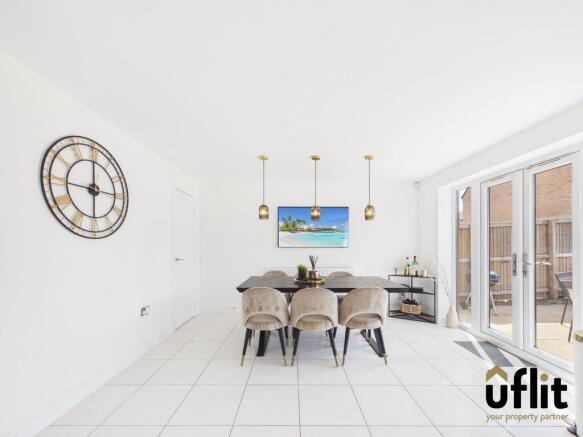4 bed Detached for sale Image 10