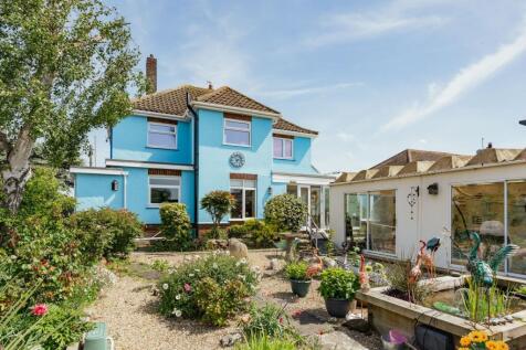 Spacious Detached Home with West Facing Garden in Hunstanton