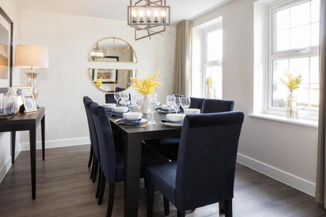 5 bed Detached for sale Image 6