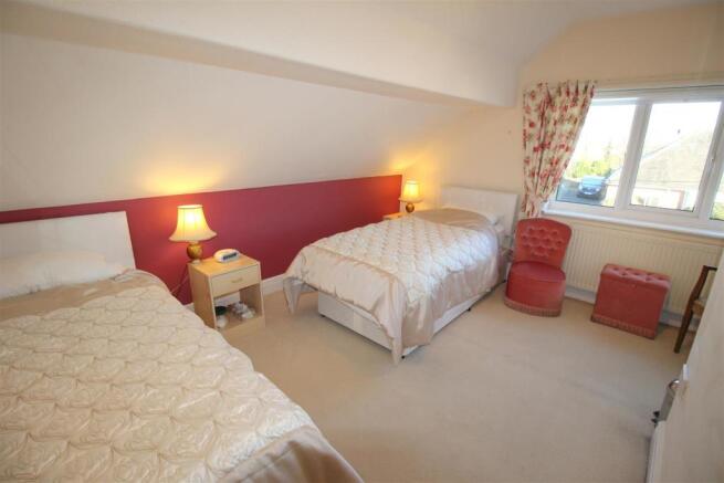 St Leonards Road West, 18, bed 3.JPG