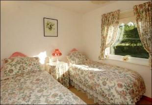 Twin Bedroom