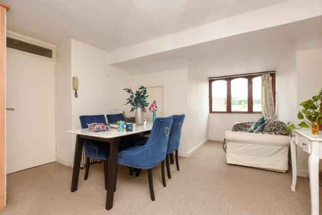 Kitchen Lounge/Dining/Study Area