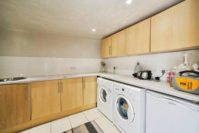 2 bed Terraced for sale Image 9