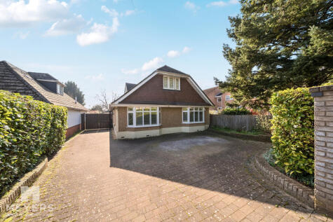 Dudsbury Avenue, Ferndown, BH22 8