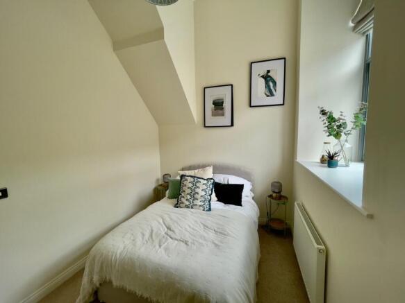 2 bed Terraced to rent Image 11