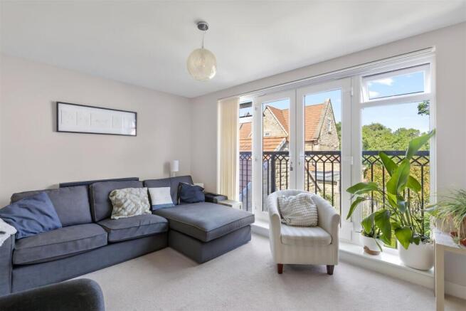 4 bed Semi-Detached for sale Image 7