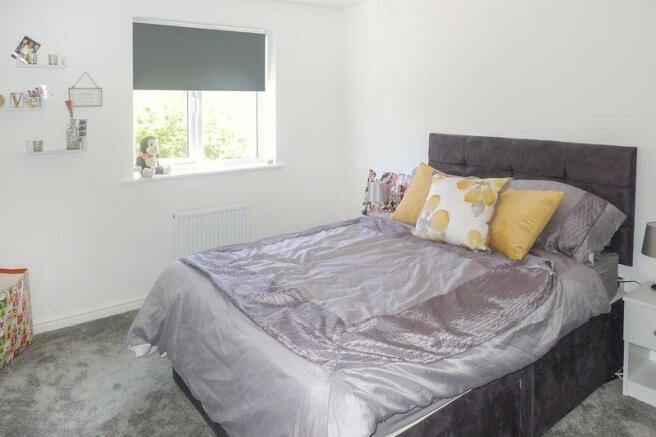 BEDROOM 2