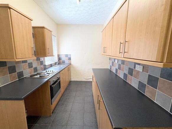 Kitchen / Breakfast Lunch