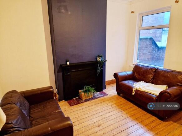 3 bed Terraced to rent Image 7