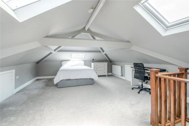 6 bed Detached for sale Image 10