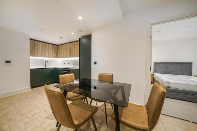 11 Munstead Apartments, 33 Danvers Avenue - s4cR70