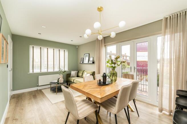 4 bed Detached for sale Image 7