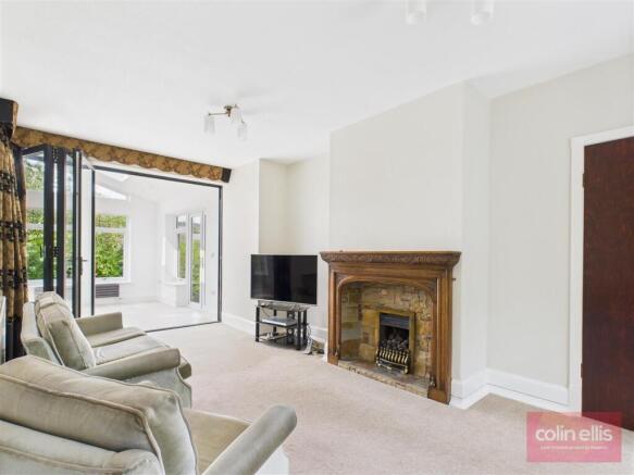 4 bed Detached for sale Image 6