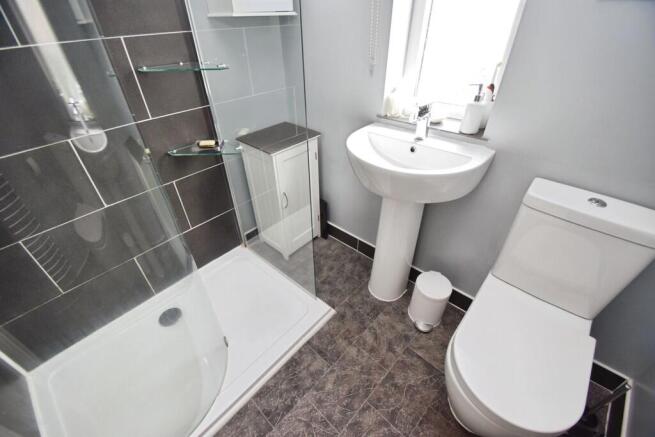 bb6e37e8-Bathroom
