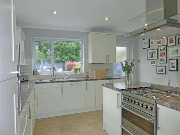 Barkers Lane 9 Kitchen2.jpg