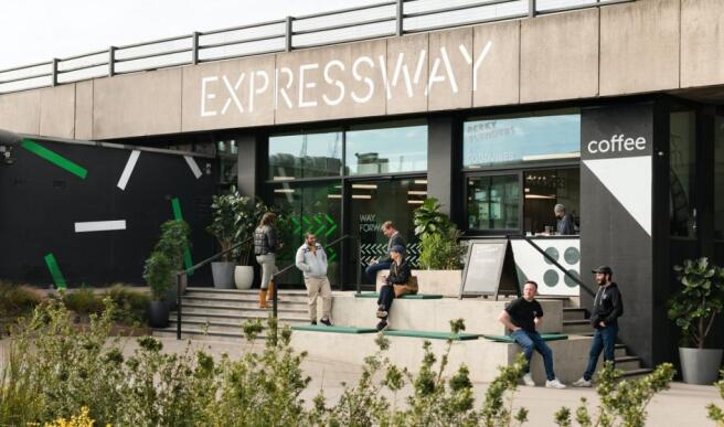 highresDSC_6123rescalede16184872296642500x1475.j