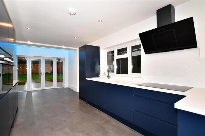 Kitchen/ Breakfast Room