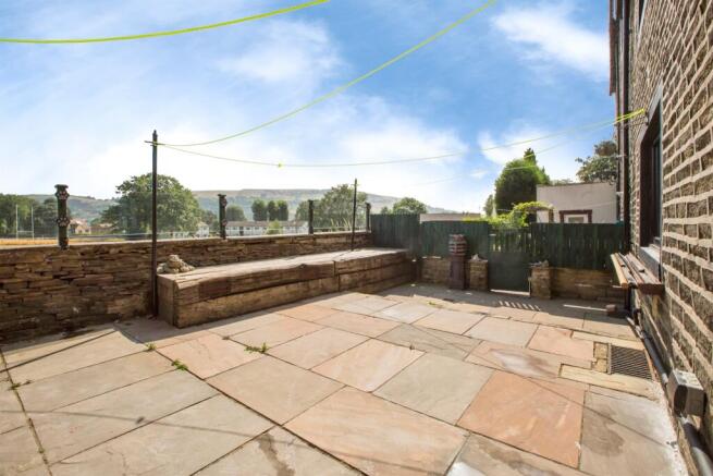 3 bed Terraced for sale Image 9