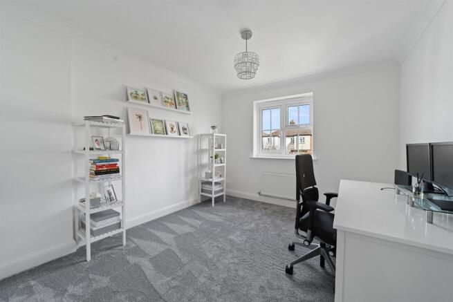 Bedroom+