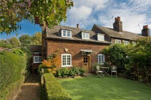 34, Esher Green, Esher KT10 8AF