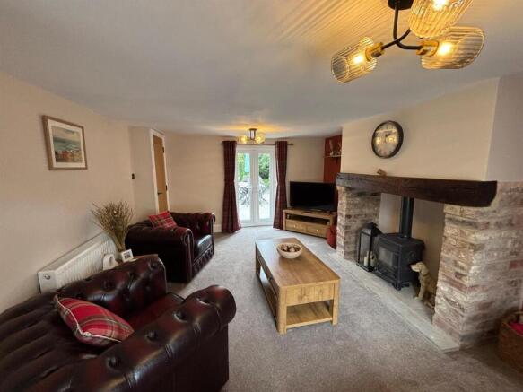3 bed Semi-Detached for sale Image 8