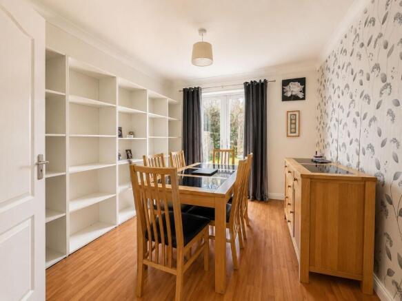 4 bed Detached for sale Image 4