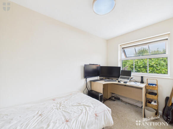 CAM03218G0-PR0755-STILL013