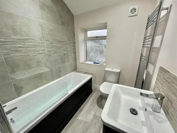 2 bed House to rent Image 6