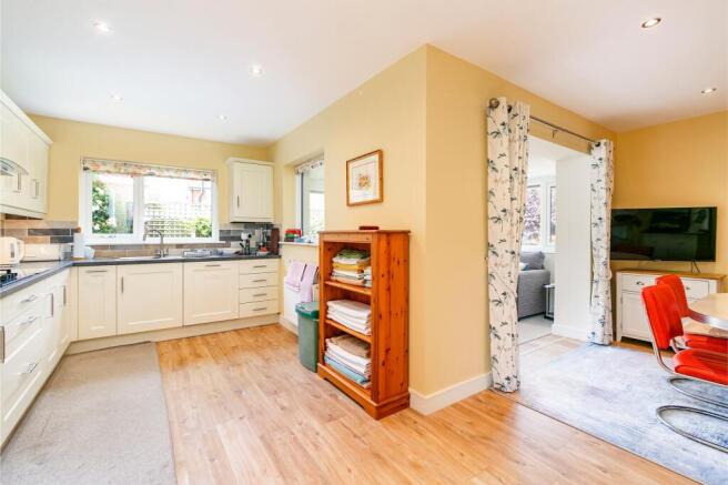 3 bed Bungalow for sale Image 4