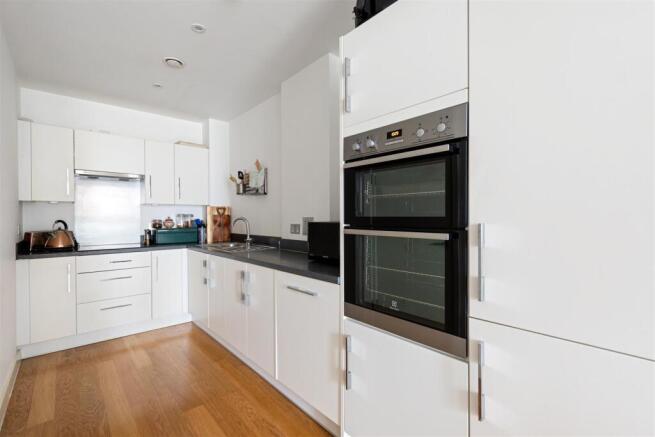 Station Approach, E17