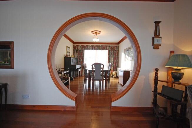 Arch to dining room