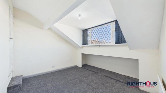 4 bed Terraced to rent Image 11