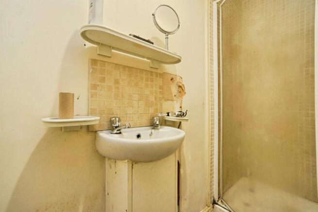 3 bed Apartment for sale Image 10