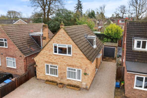 8, Woodlands Park, Addlestone KT15 1AG