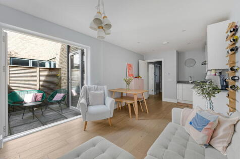 Longmans Mews, London, SW20 8DH
