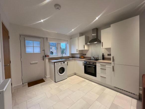 OPEN-PLAN LIVING KITCHEN ROOM
