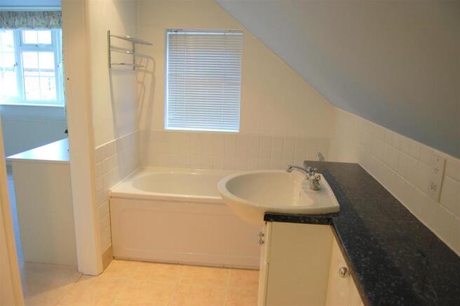 EN SUITE BATHROOM