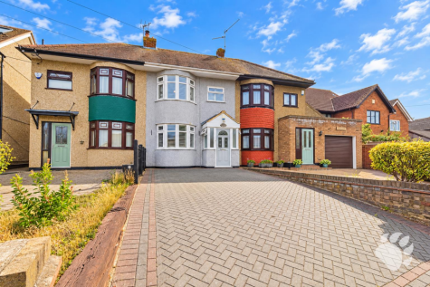 High Road, Laindon, SS15