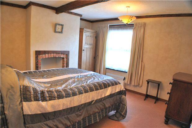 MAIN BEDROOM
