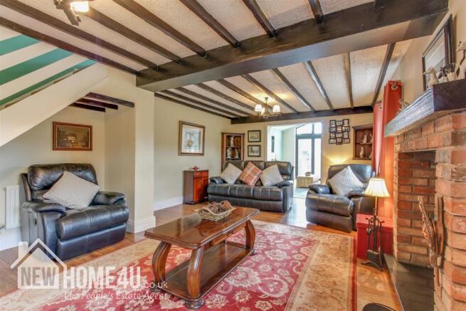 LOUNGE: