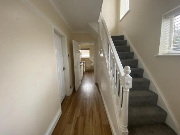 3 bed Semi-Detached to rent Image 5
