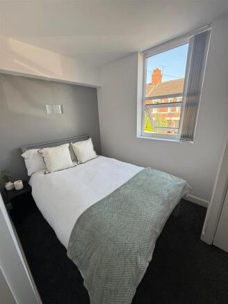 Room 2 - 1.jpeg