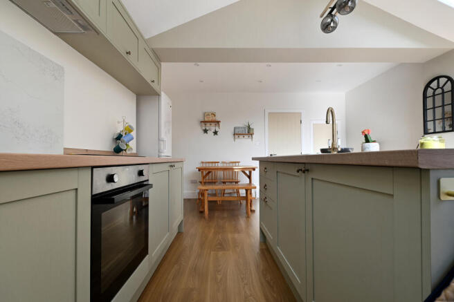 2 bed Semi-Detached for sale Image 8